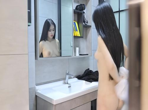 Hiếp dâm cô em ở một mình