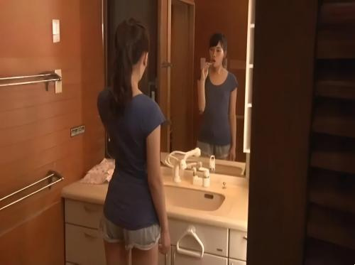 The girl in the next room doesn't like to wear a bra