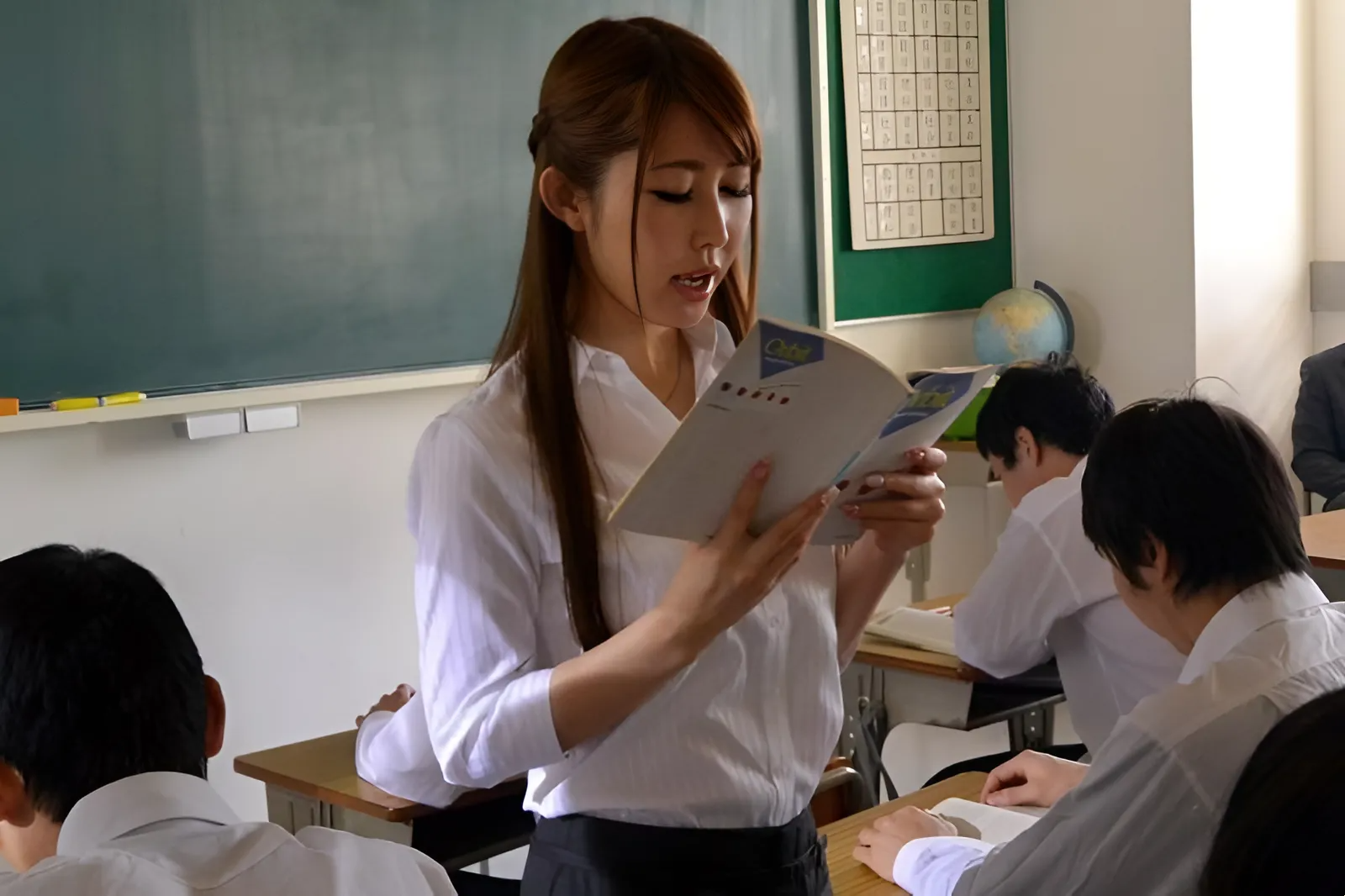 MIDE-098 Panggagahasa sa Babaeng Guro na si Azumi Kinoshita
